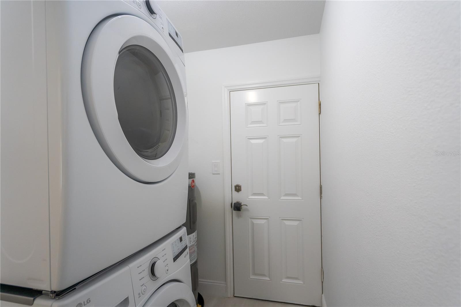 Laundry room - In-unit washer and dryer set