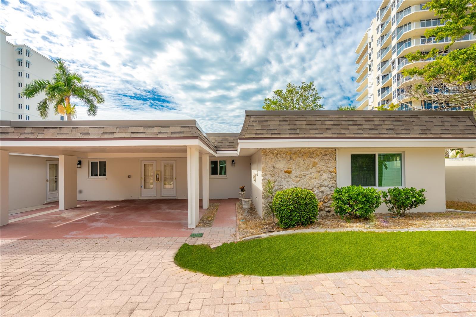 1900 Benjamin Franklin Dr #V12, Sarasota, FL 34236 — photo 9 of 60