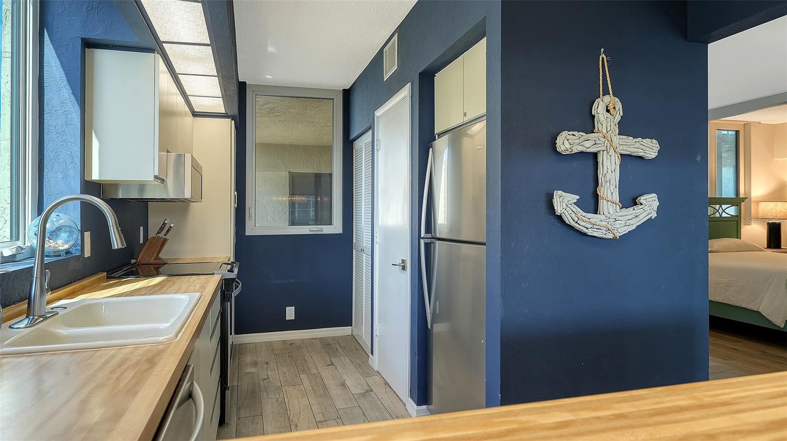 1115 Gulf of Mexico Dr #401, Longboat Key, FL 34228 — photo 16 of 60