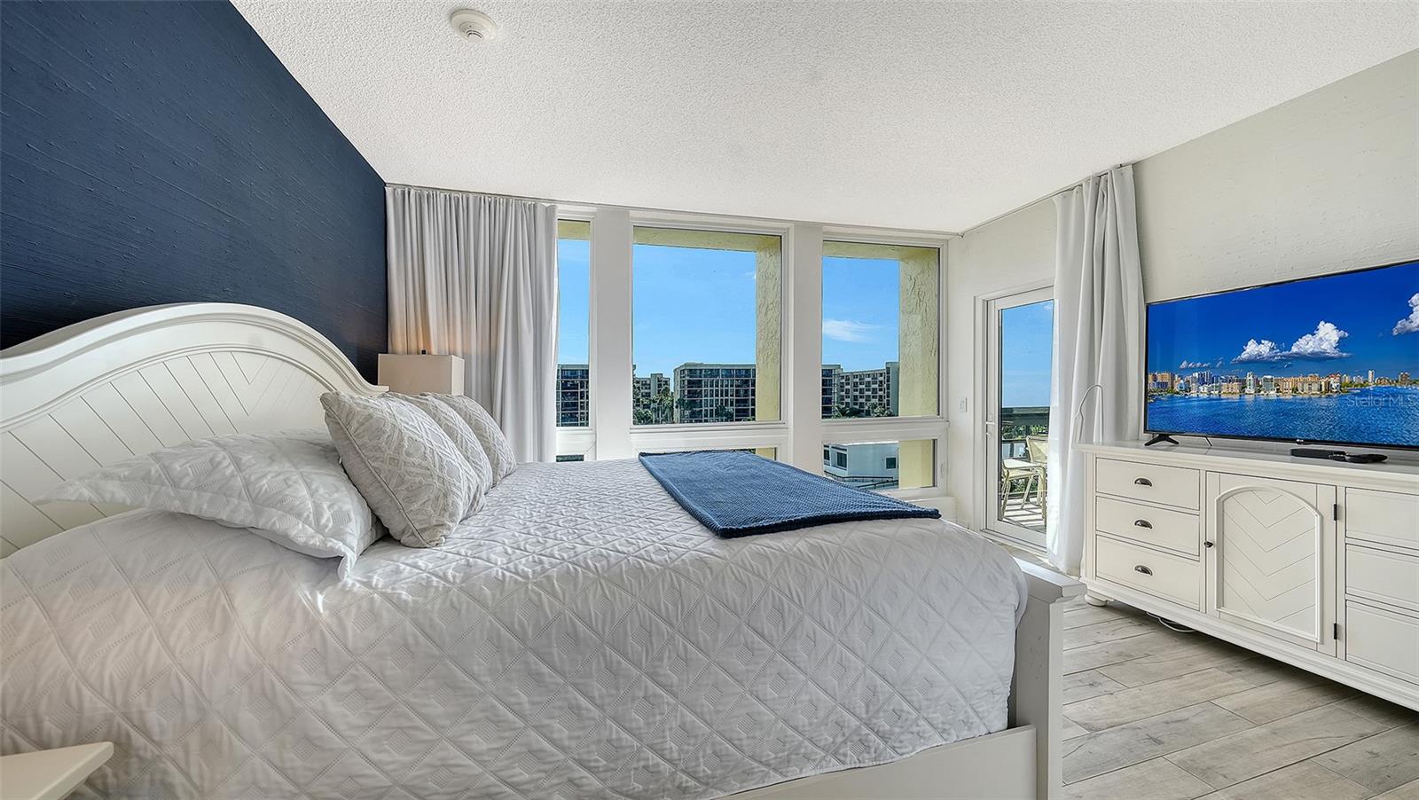 1115 Gulf of Mexico Dr #401, Longboat Key, FL 34228 — photo 23 of 60