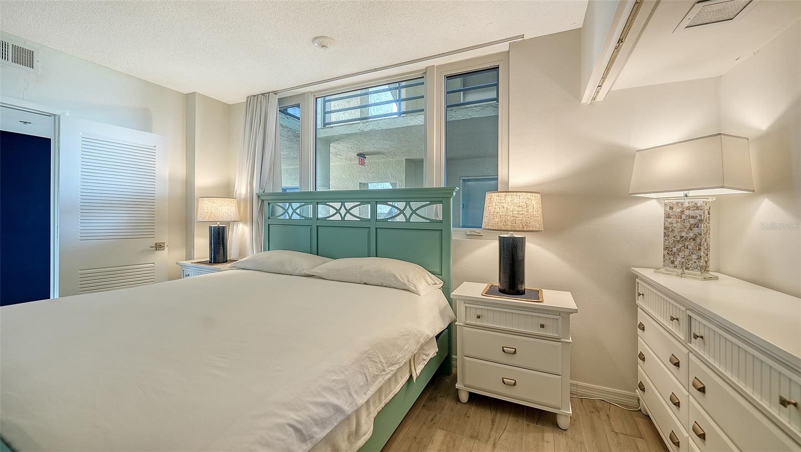 1115 Gulf of Mexico Dr #401, Longboat Key, FL 34228 — photo 28 of 60