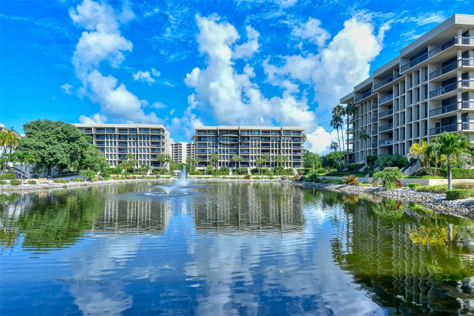 1115 Gulf of Mexico Dr #401, Longboat Key, FL 34228 — photo 31 of 60