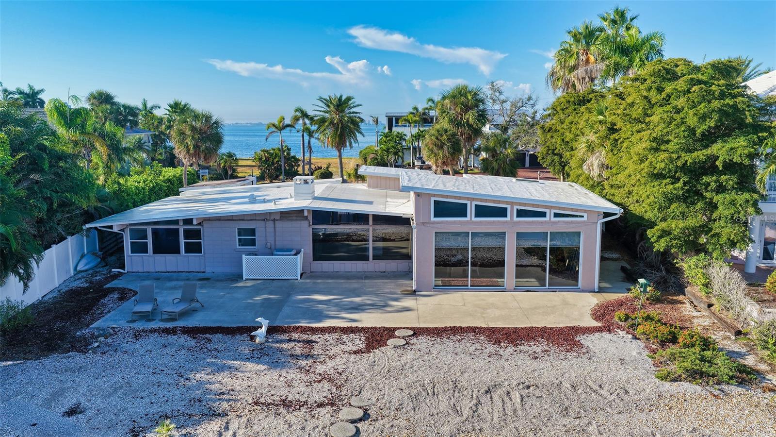 355 S Shore Dr, Sarasota, FL 34234 — photo 5 of 10