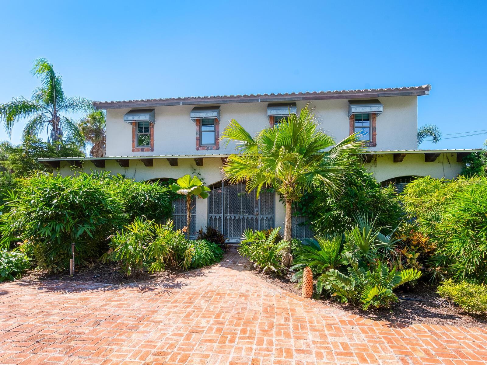 41 S Adams Dr, Sarasota, FL 34236 — photo 1 of 39