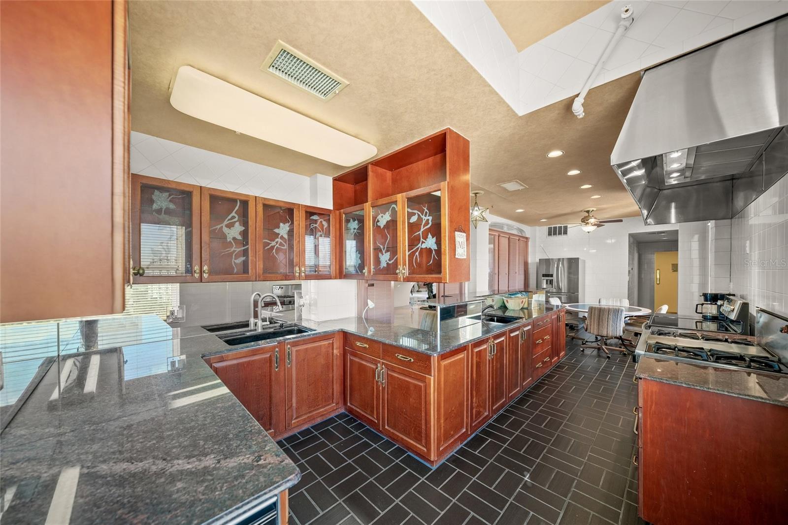 1330 Main St #ph 9 & 10, Sarasota, FL 34236 — photo 29 of 68