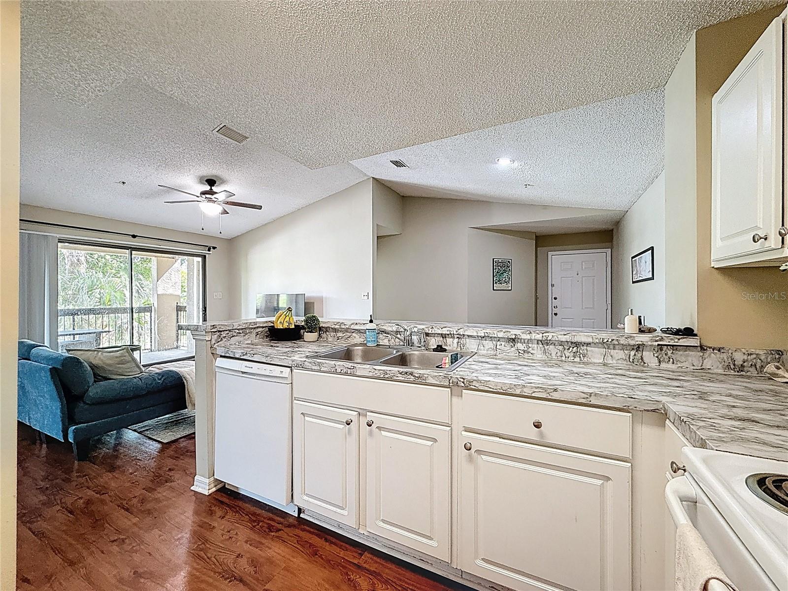 4057 N Crockers Lake Blvd #23, Sarasota, FL 34238 — photo 10 of 41