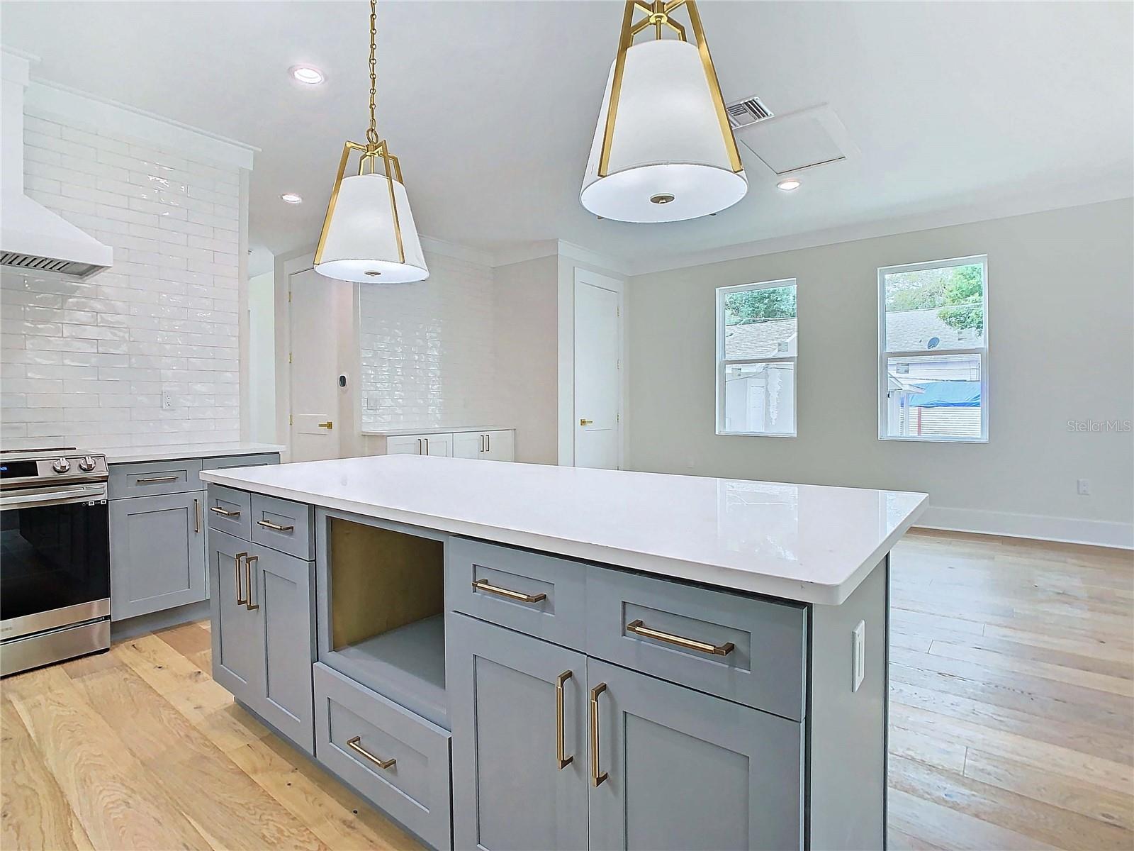 2345 Bahia Vista St, Sarasota, FL 34239 — photo 26 of 73