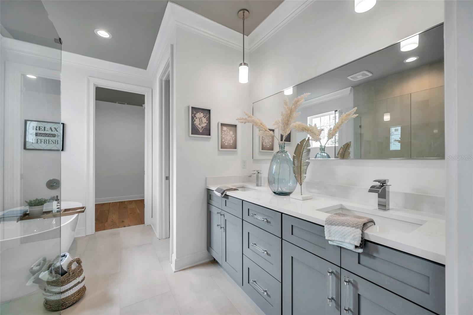 2345 Bahia Vista St, Sarasota, FL 34239 — photo 34 of 73