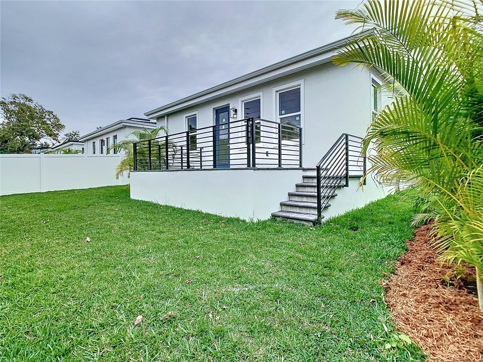 2345 Bahia Vista St, Sarasota, FL 34239 — photo 7 of 73