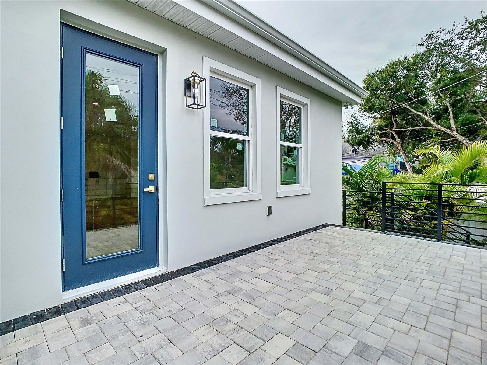 2345 Bahia Vista St, Sarasota, FL 34239 — photo 8 of 73
