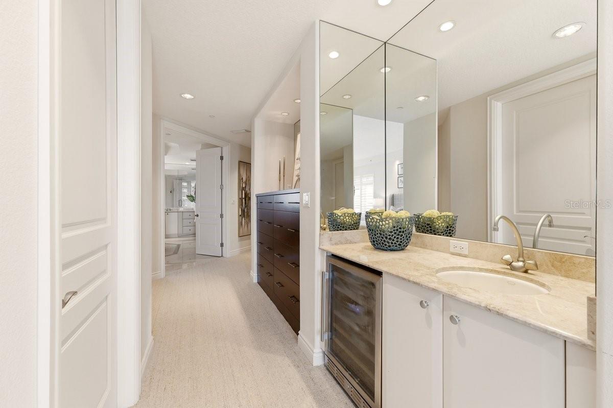 2052 Benjamin Franklin Dr #D702, Sarasota, FL 34236 — photo 20 of 45