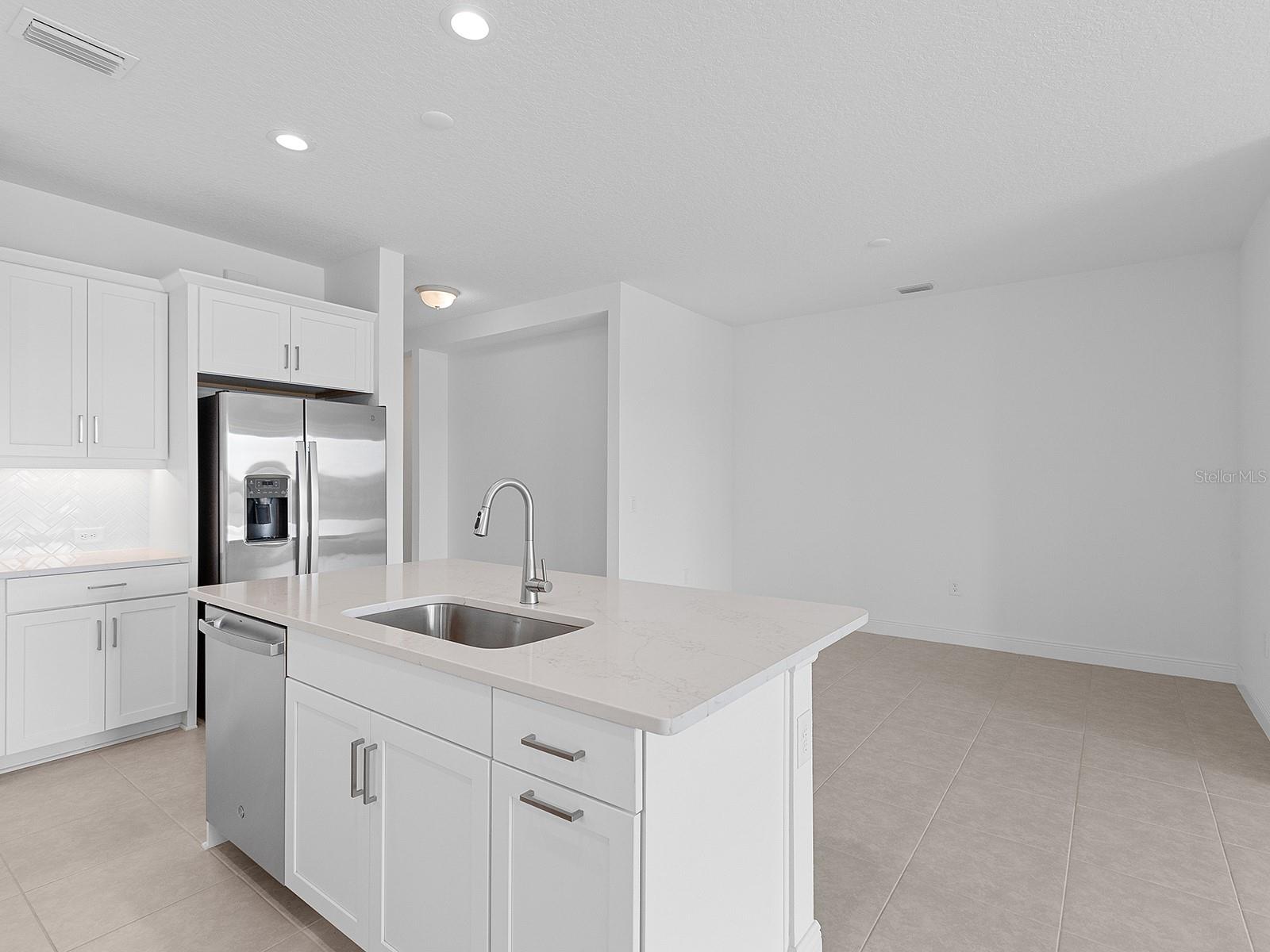 18260 Vizcaya Ct, Venice, FL 34293 — photo 14 of 55