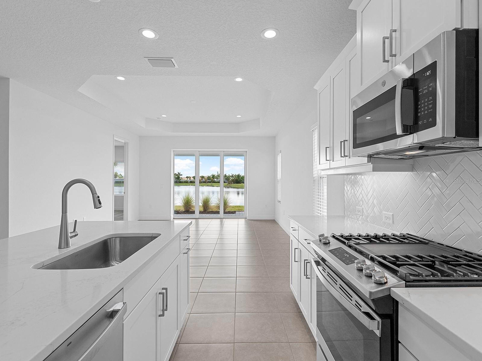 18260 Vizcaya Ct, Venice, FL 34293 — photo 18 of 55
