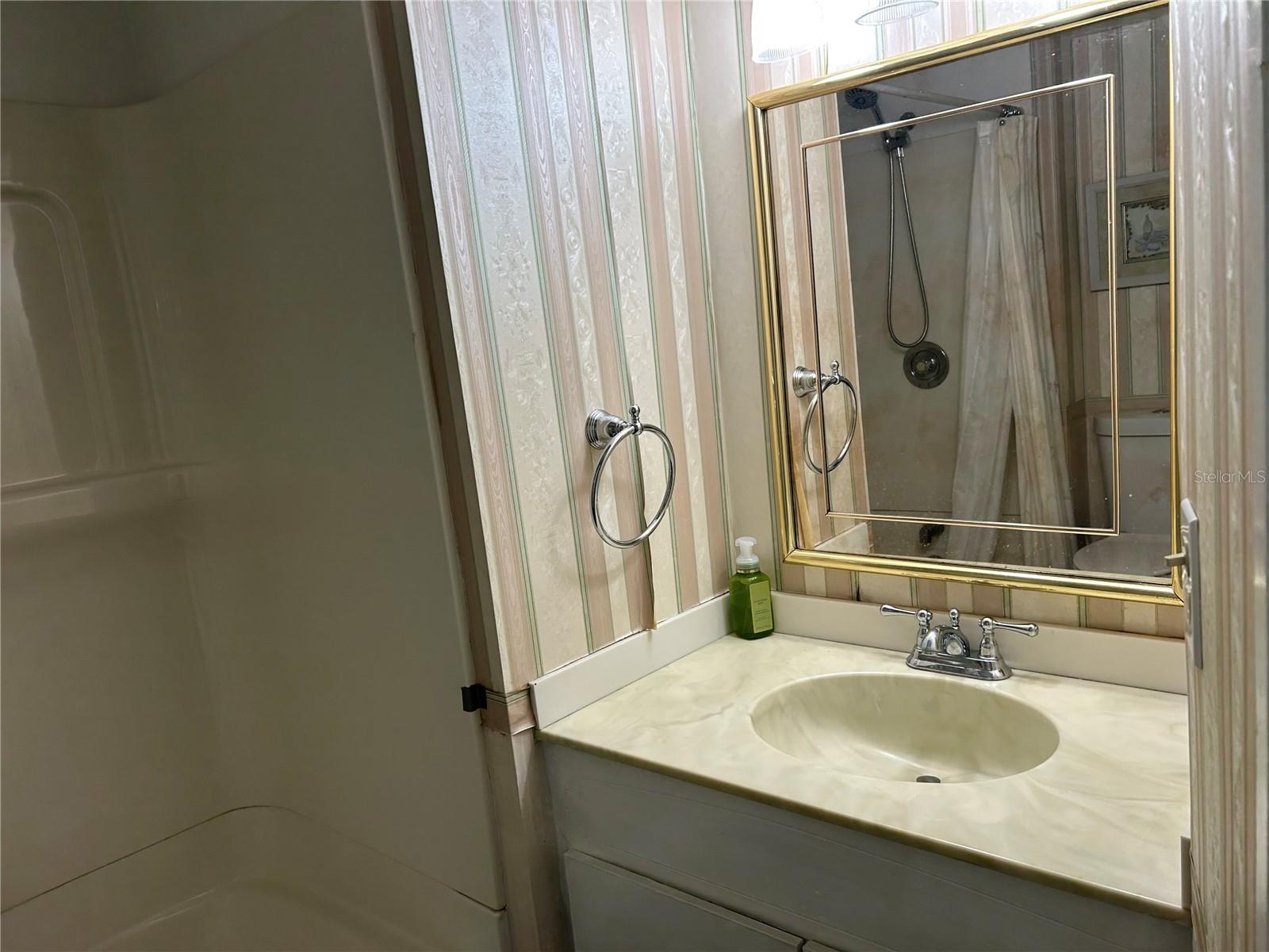 5025 Brae Burn Ave, Sarasota, FL 34234 — photo 15 of 50