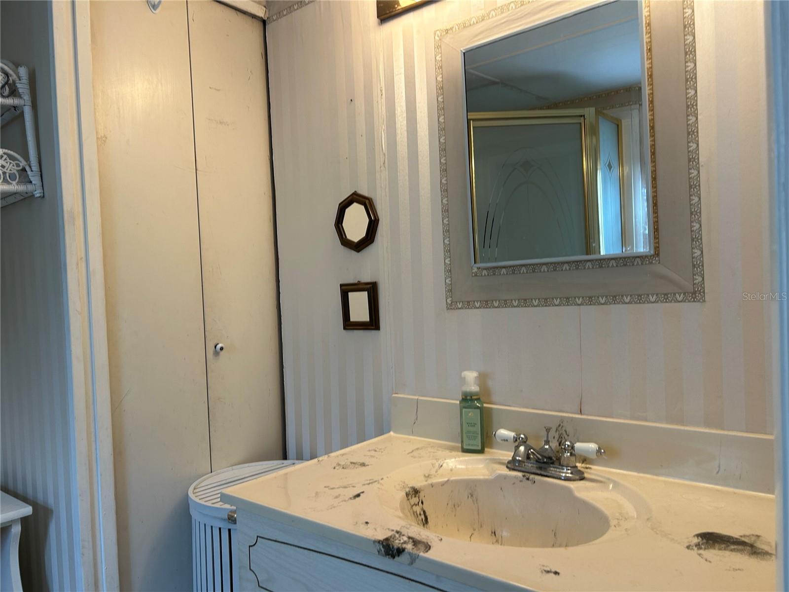 5025 Brae Burn Ave, Sarasota, FL 34234 — photo 17 of 50