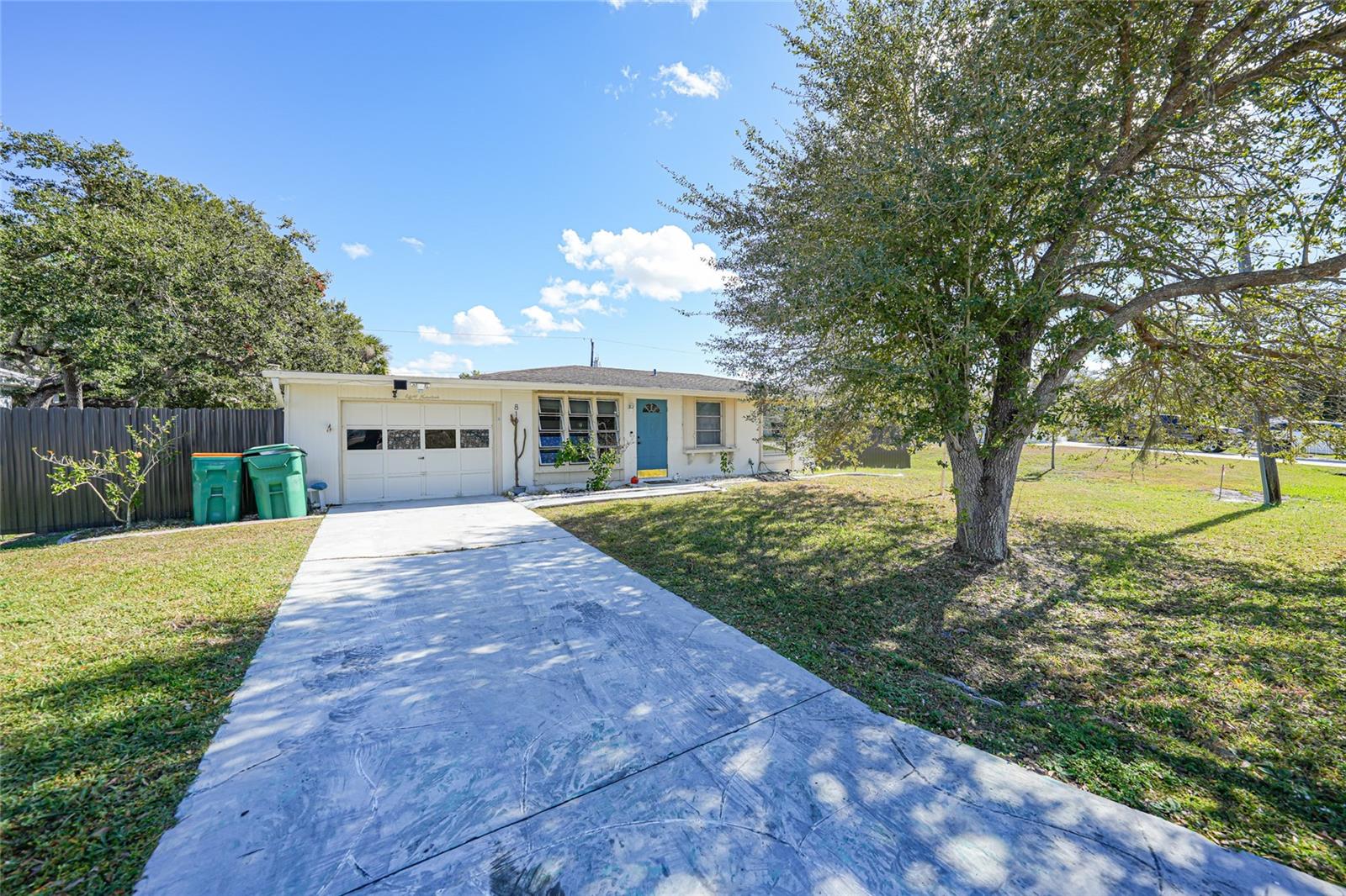 819 Haleybury St NW, Port Charlotte, FL 33948 — photo 1 of 29