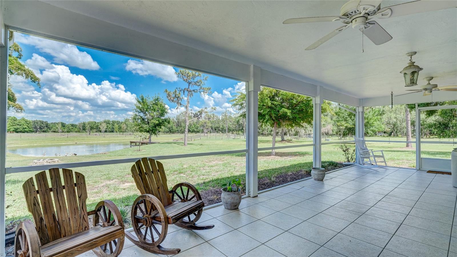 560 Oakford Rd, Sarasota, FL 34240 — photo 11 of 50