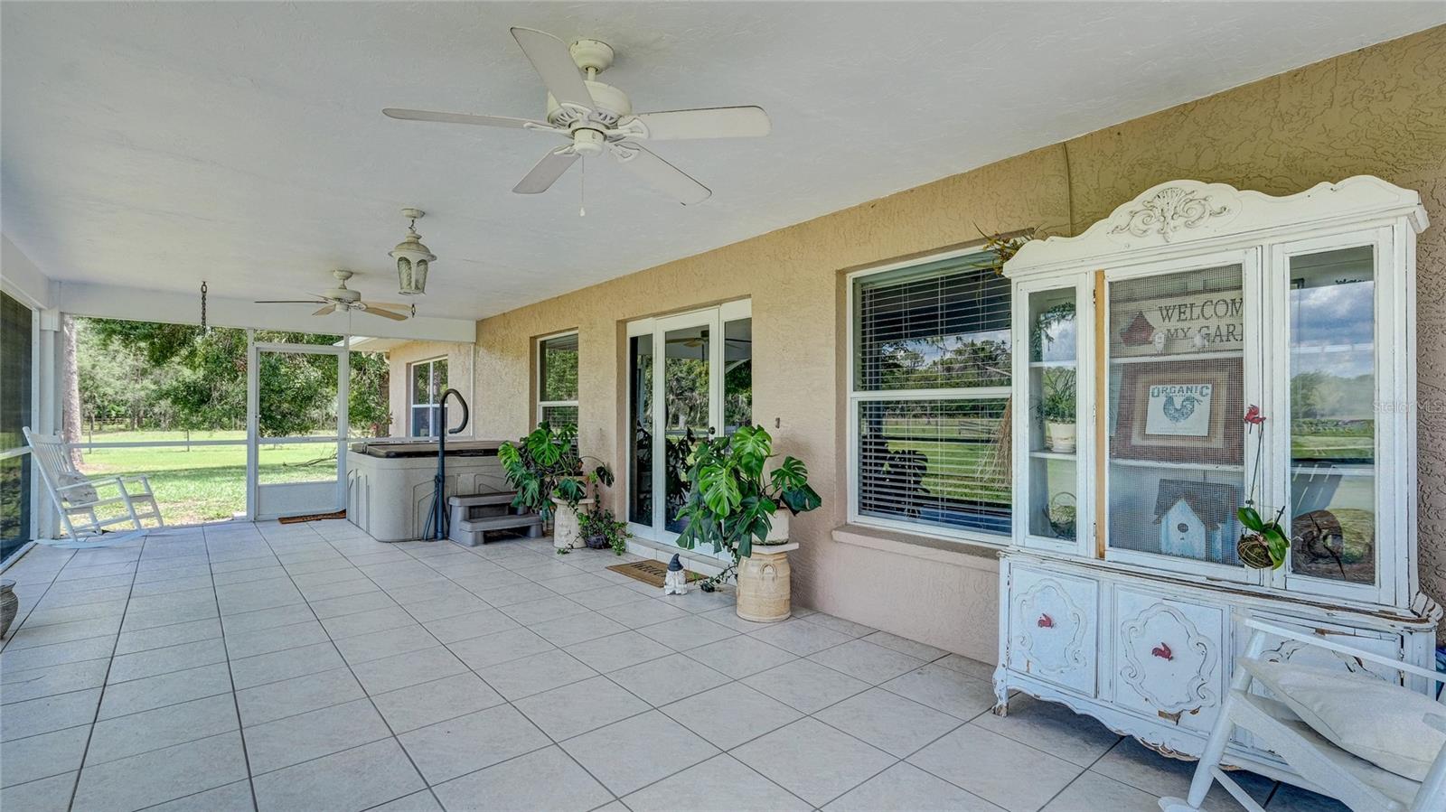 560 Oakford Rd, Sarasota, FL 34240 — photo 12 of 50
