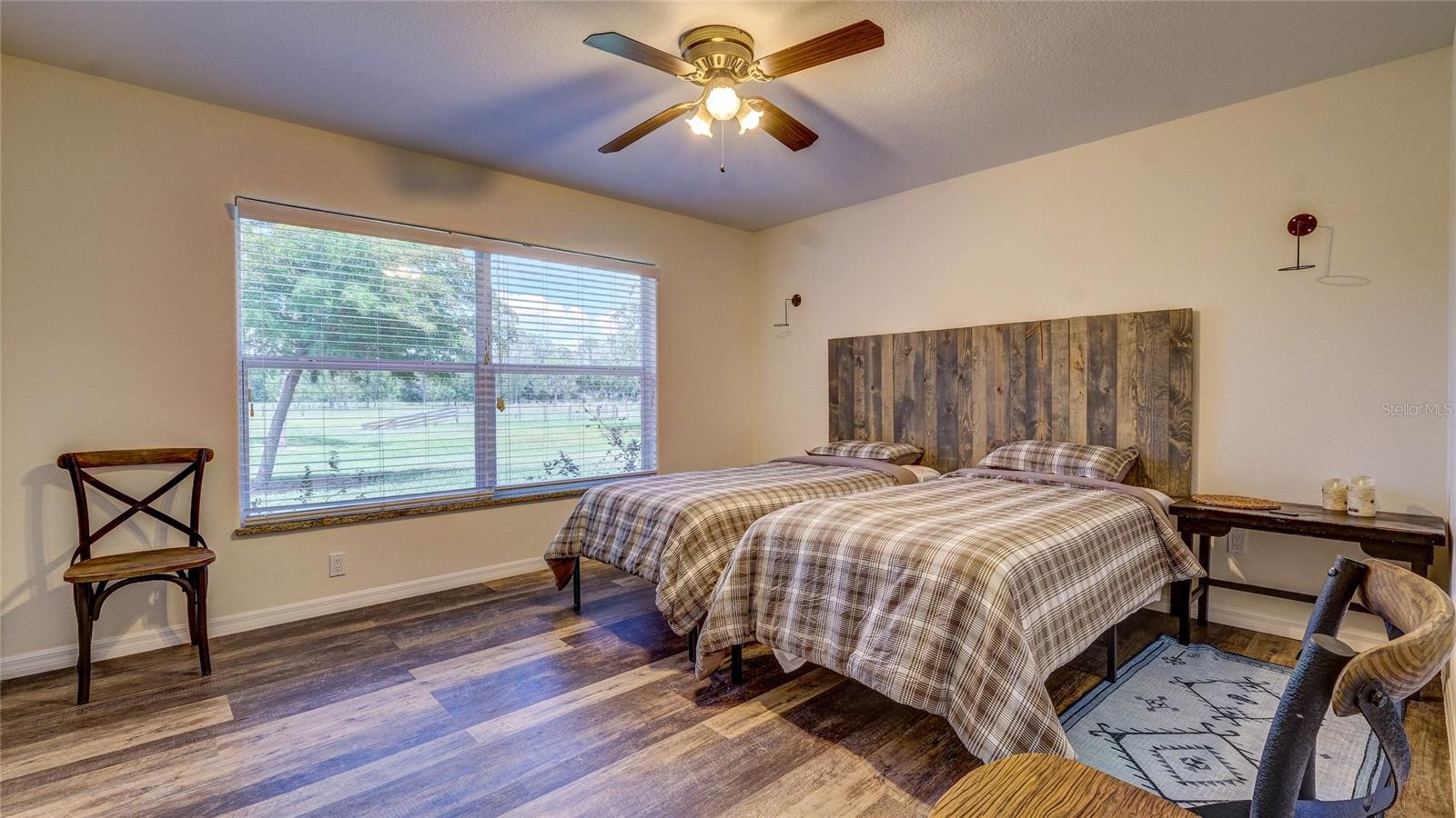 560 Oakford Rd, Sarasota, FL 34240 — photo 17 of 50