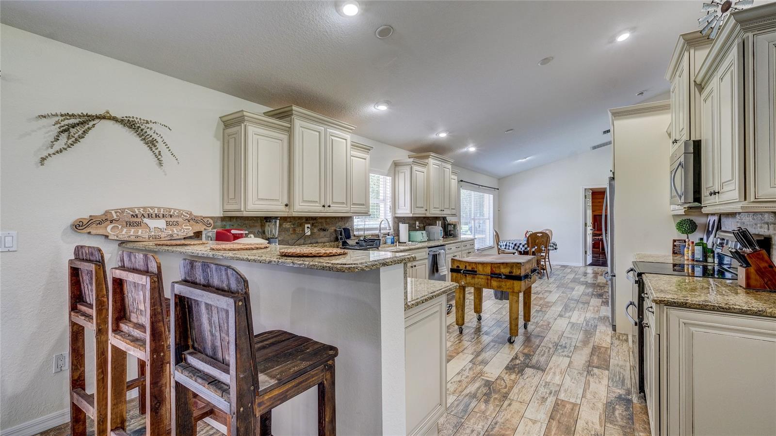 560 Oakford Rd, Sarasota, FL 34240 — photo 19 of 50