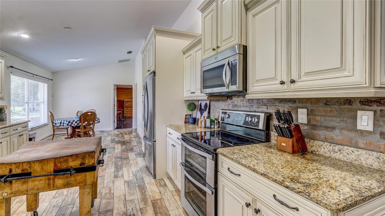 560 Oakford Rd, Sarasota, FL 34240 — photo 21 of 50