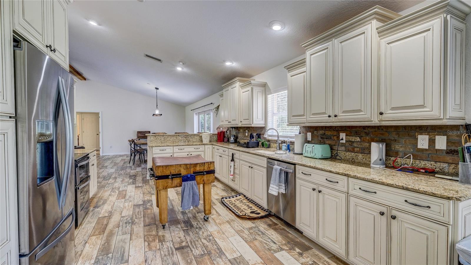 560 Oakford Rd, Sarasota, FL 34240 — photo 22 of 50