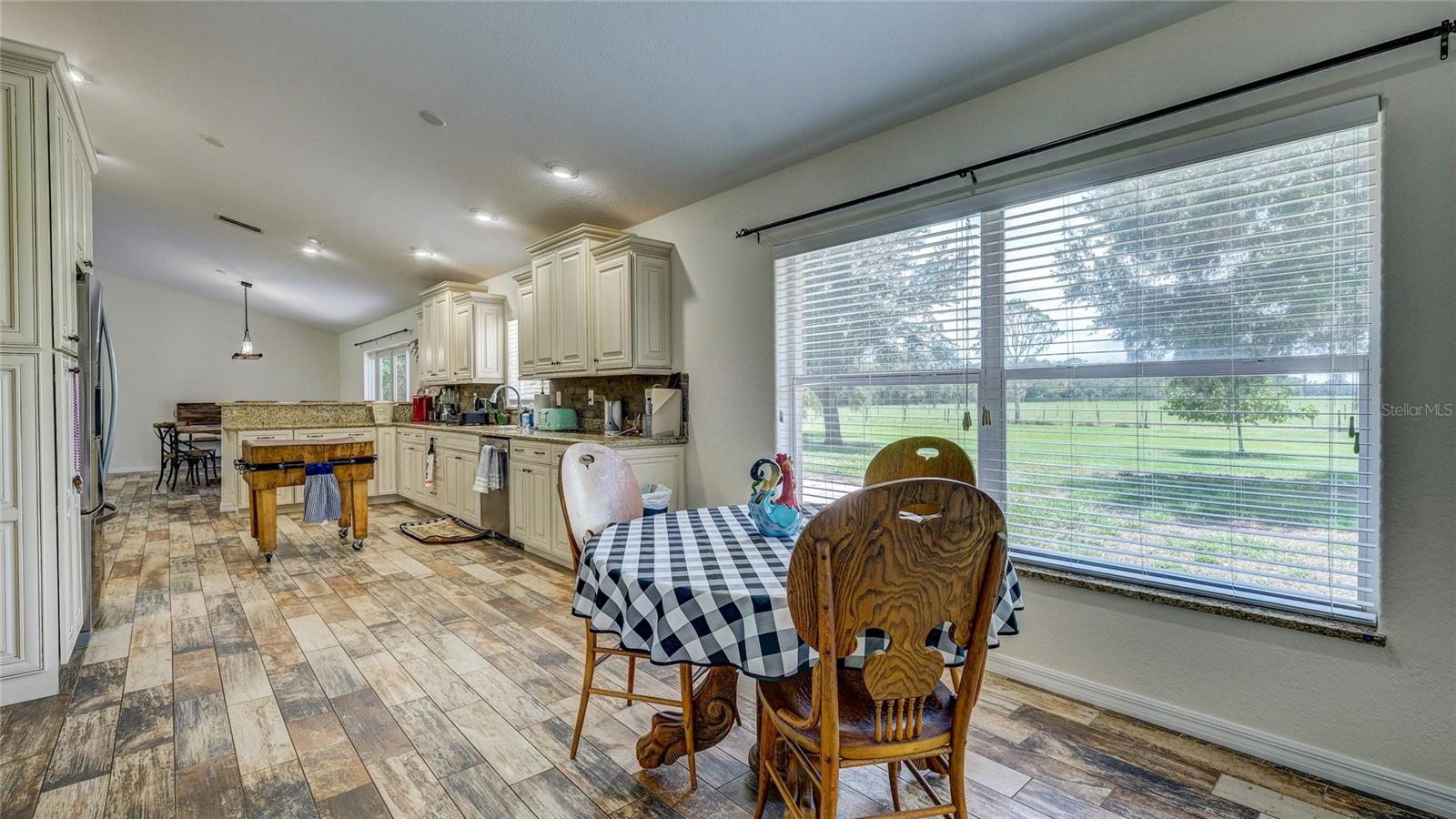 560 Oakford Rd, Sarasota, FL 34240 — photo 23 of 50