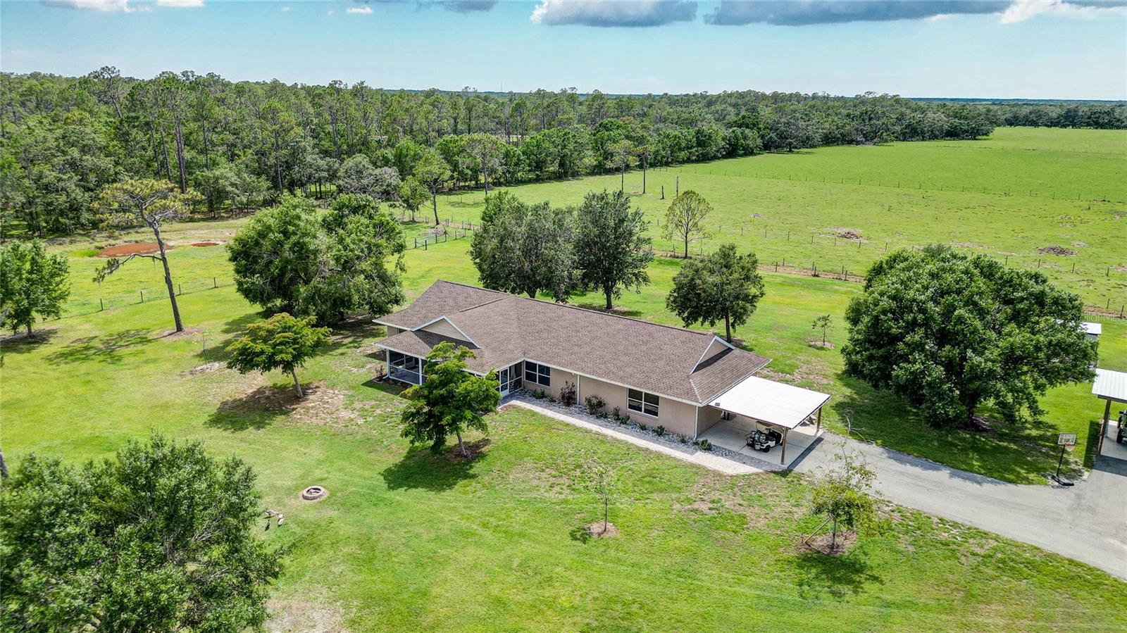 560 Oakford Rd, Sarasota, FL 34240 — photo 9 of 50