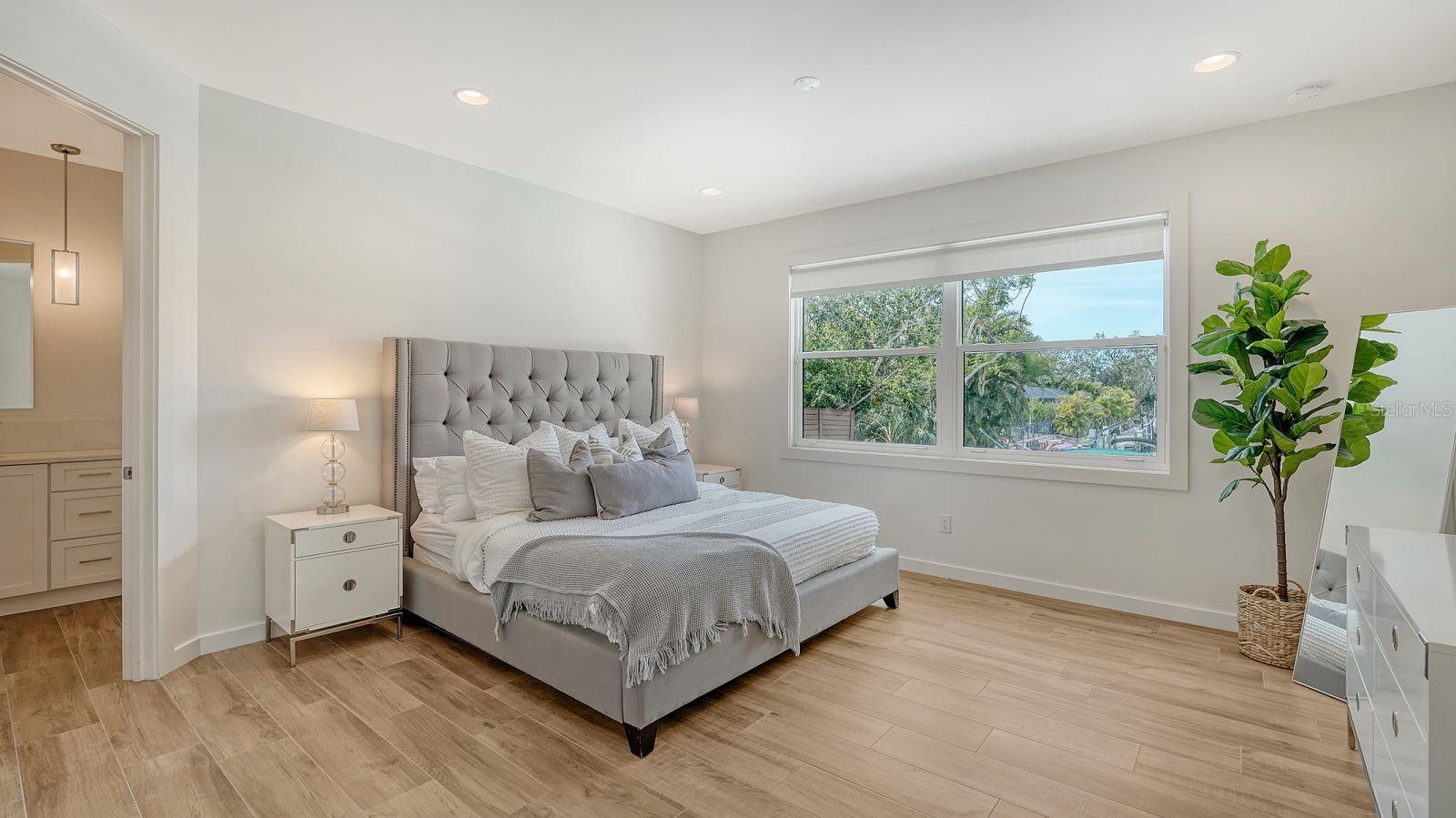 6136 Hollywood Blvd, Sarasota, FL 34231 — photo 12 of 35