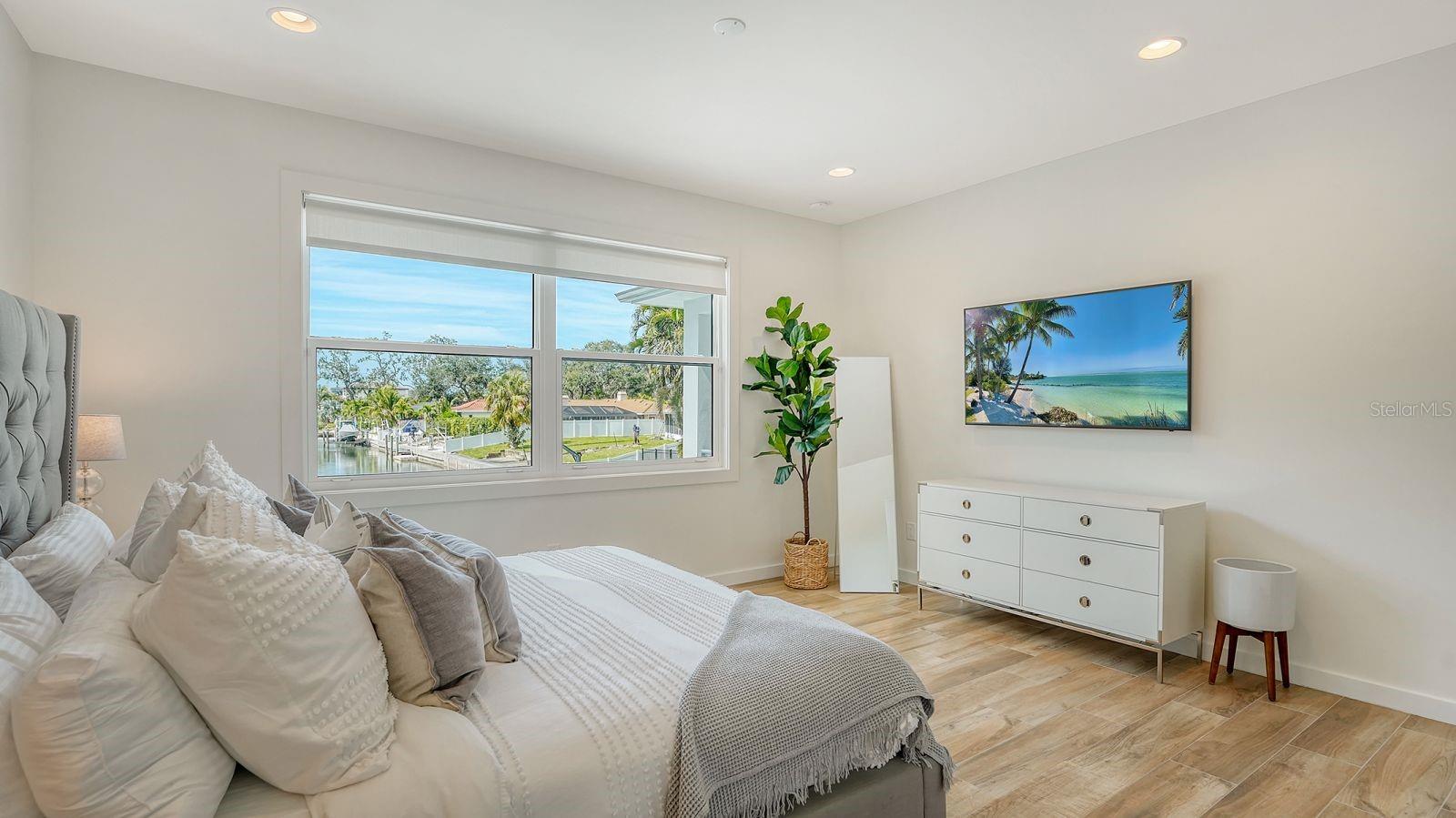 6136 Hollywood Blvd, Sarasota, FL 34231 — photo 13 of 35