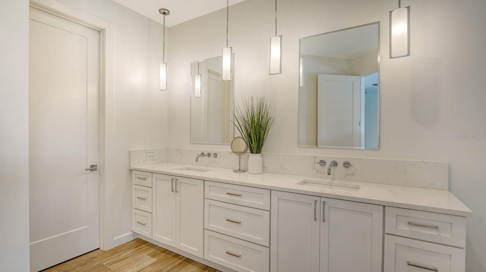 6136 Hollywood Blvd, Sarasota, FL 34231 — photo 14 of 35