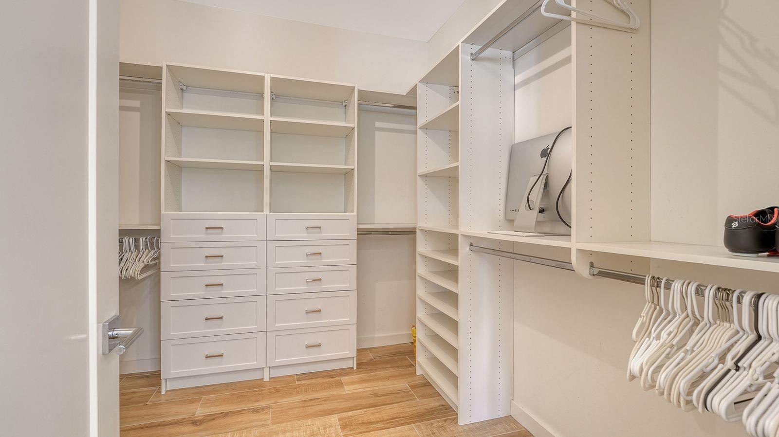 6136 Hollywood Blvd, Sarasota, FL 34231 — photo 16 of 35