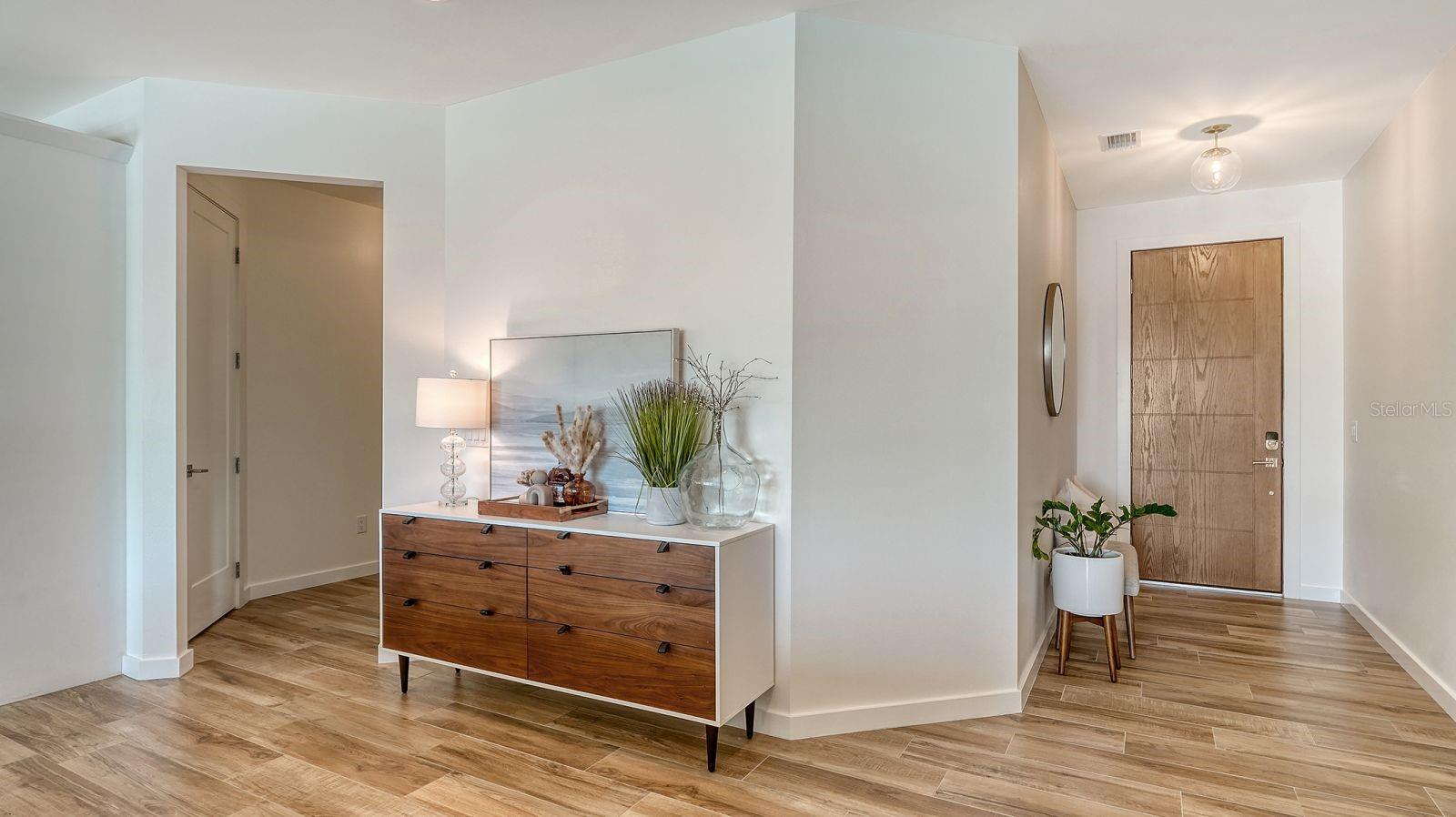 6136 Hollywood Blvd, Sarasota, FL 34231 — photo 5 of 35