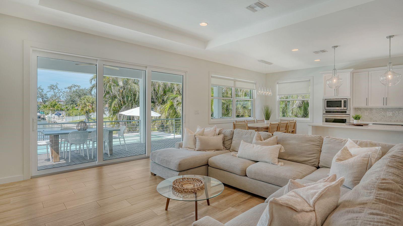 6136 Hollywood Blvd, Sarasota, FL 34231 — photo 7 of 35