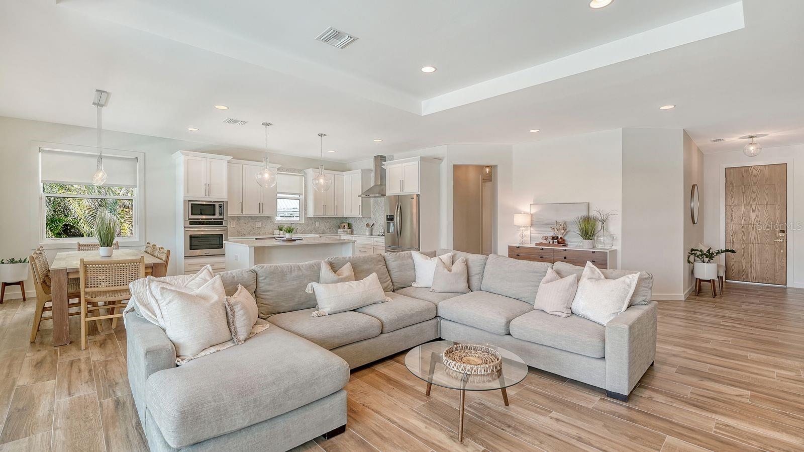 6136 Hollywood Blvd, Sarasota, FL 34231 — photo 8 of 35