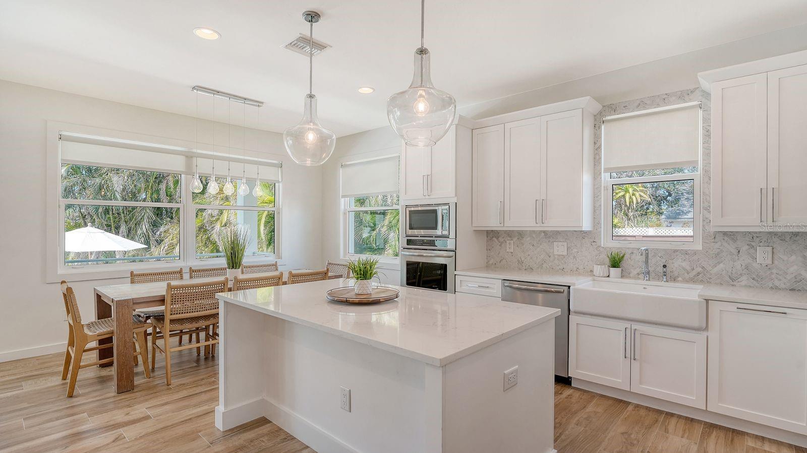 6136 Hollywood Blvd, Sarasota, FL 34231 — photo 10 of 35