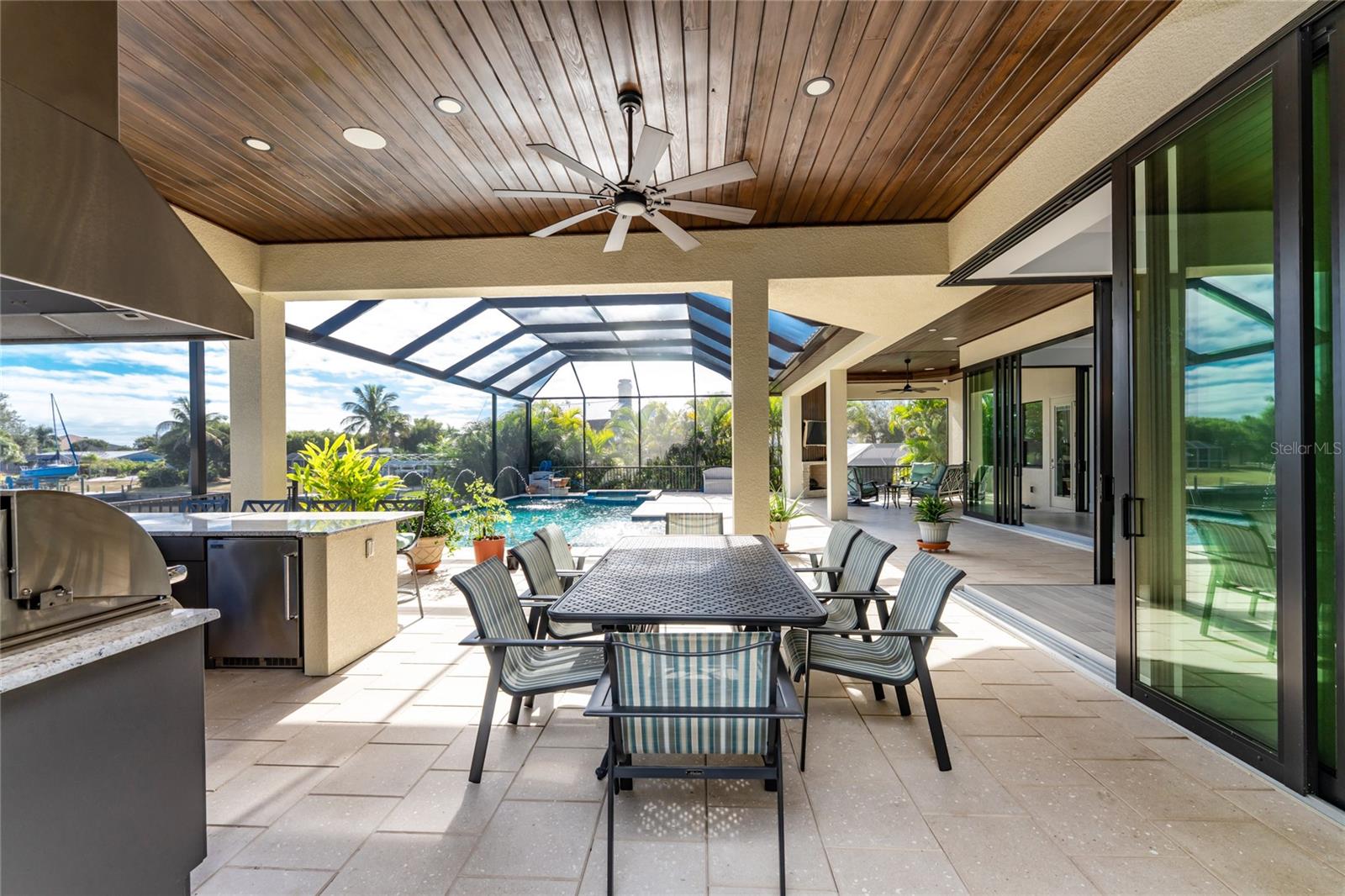 Massive Lanai with full outdoor kitchen