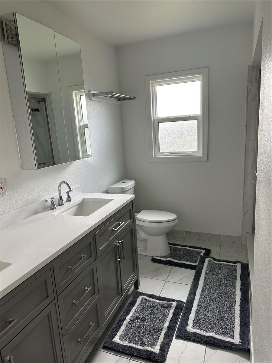 2nd Bathroom