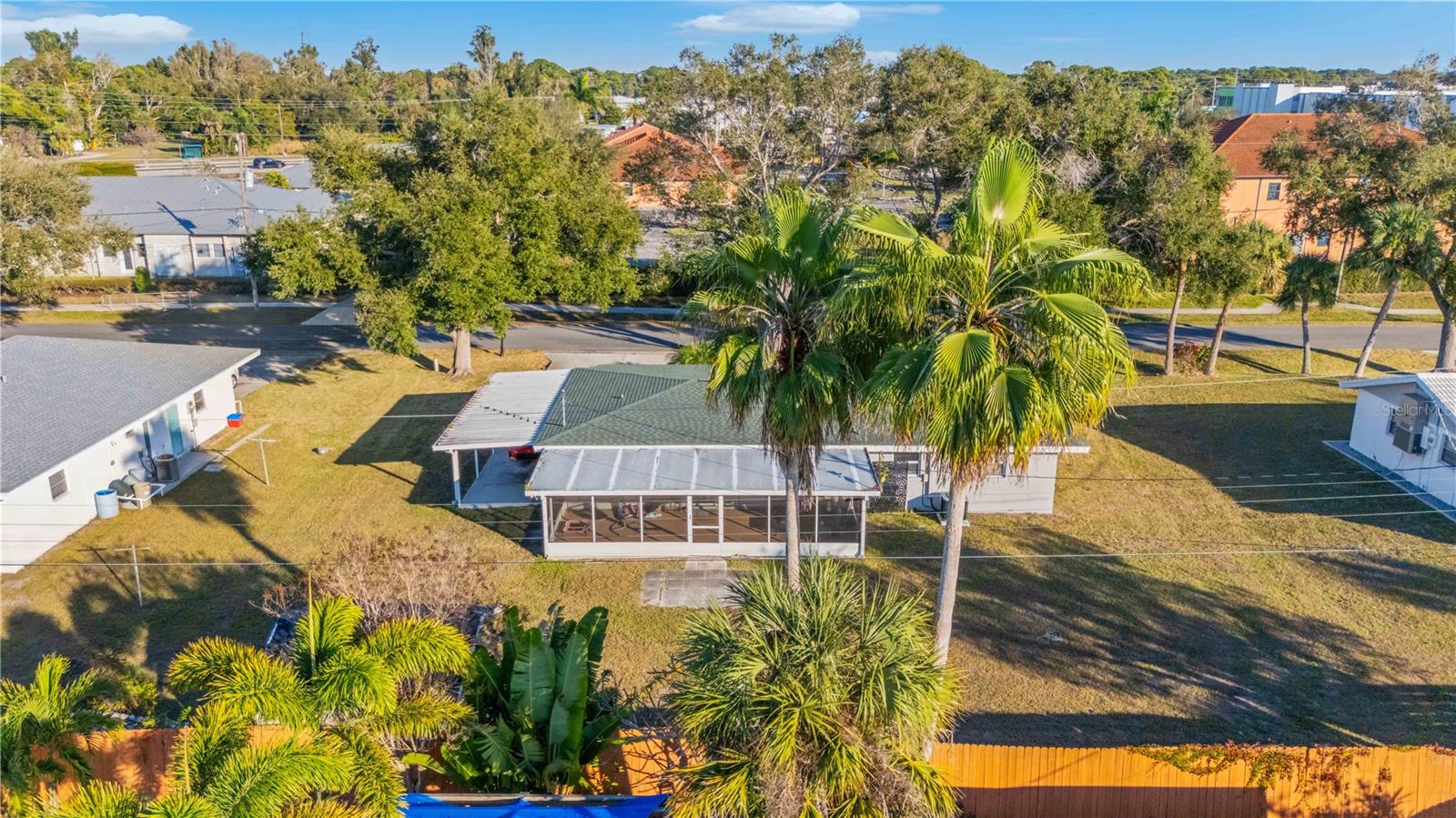 524 Sarabay Rd, Osprey, FL 34229 — photo 4 of 41