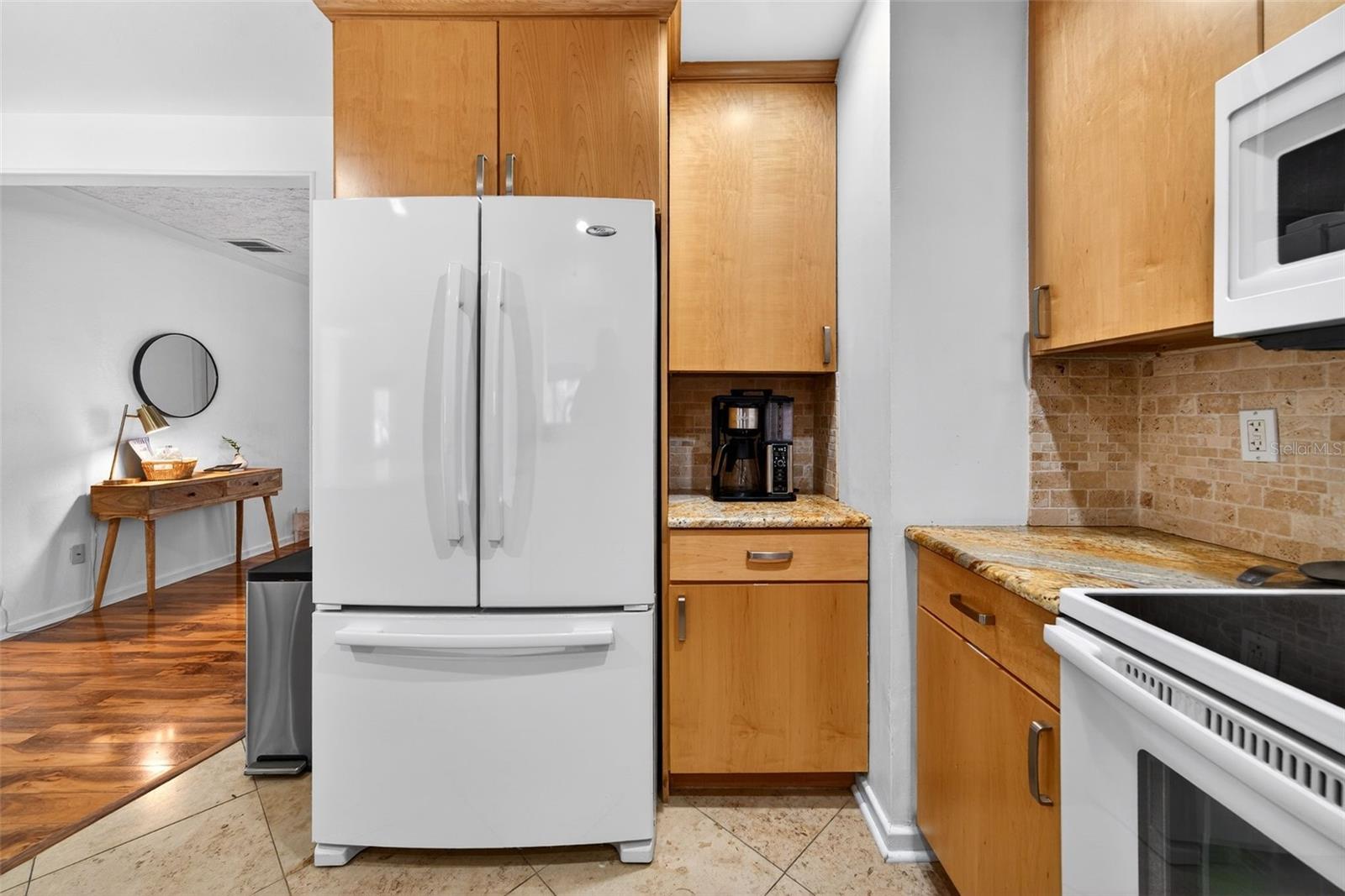 6215 Rodgers Ave, Sarasota, FL 34231 — photo 18 of 64