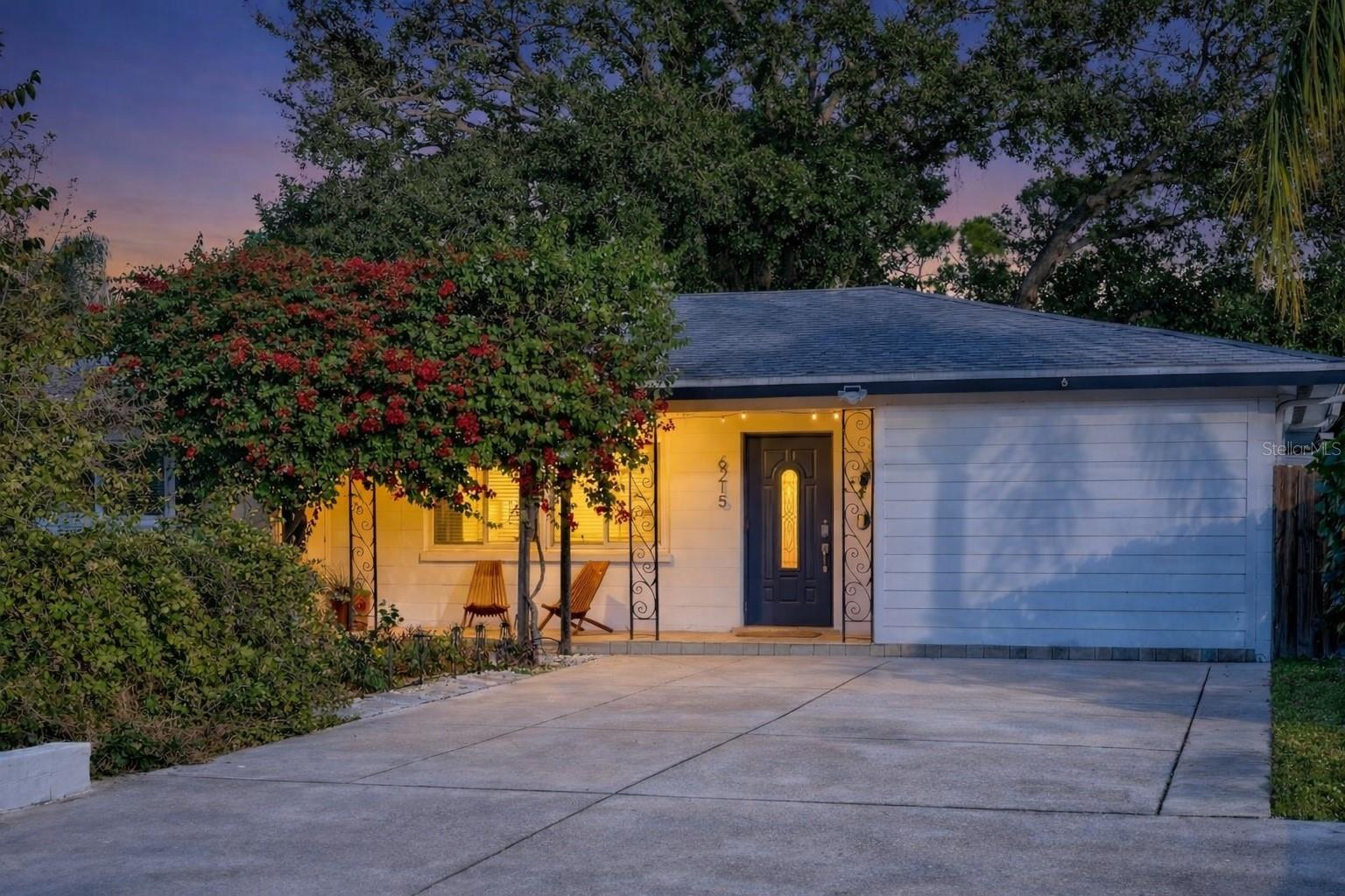 6215 Rodgers Ave, Sarasota, FL 34231 — photo 3 of 64