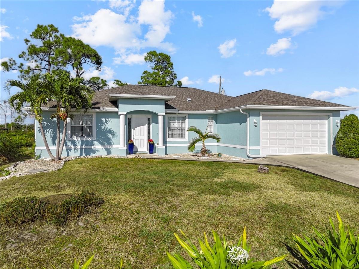 8 Abaft Pl, Placida, FL 33946 — photo 1 of 45