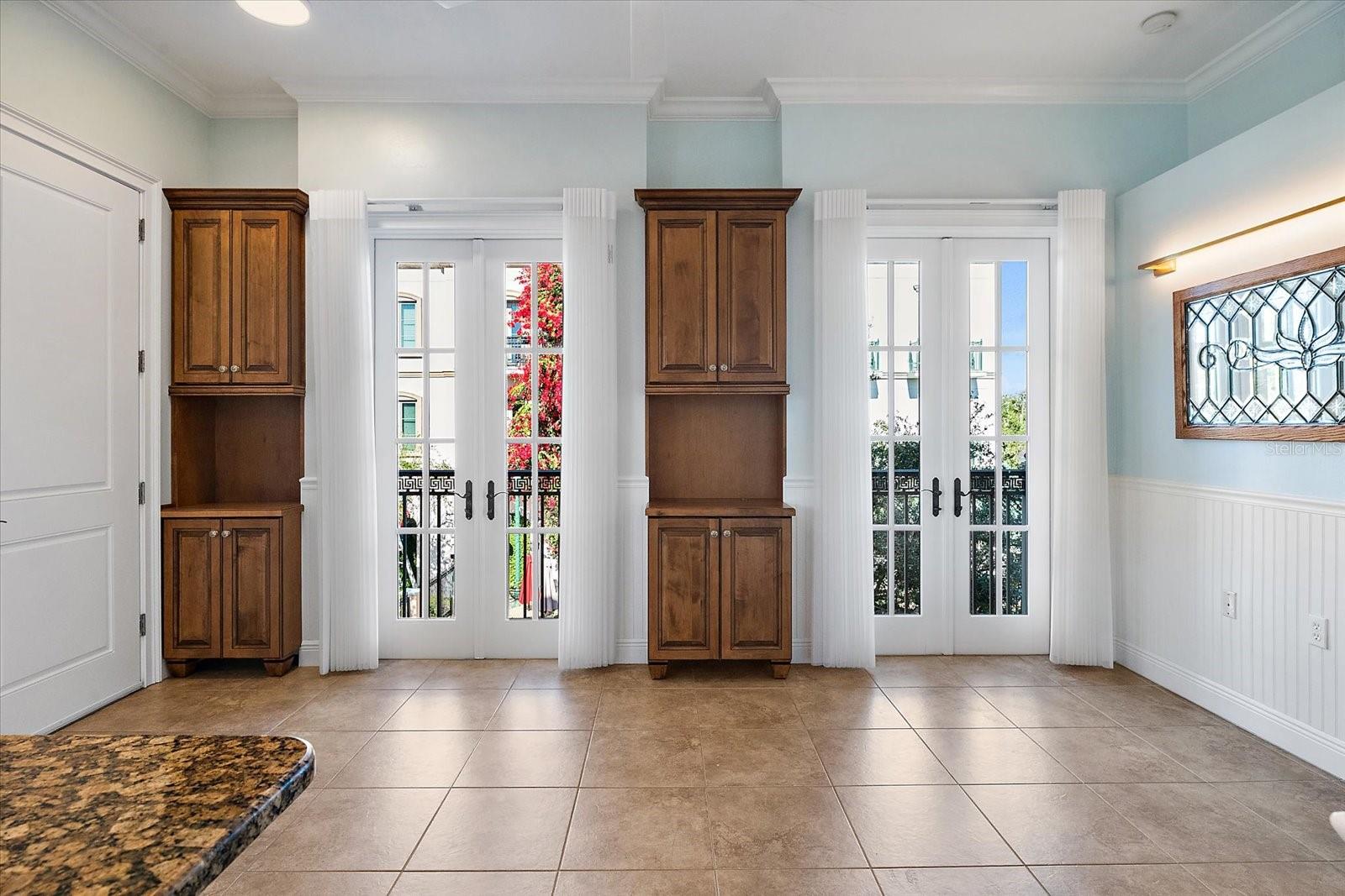 Dining area adjacent to kitchen and living room