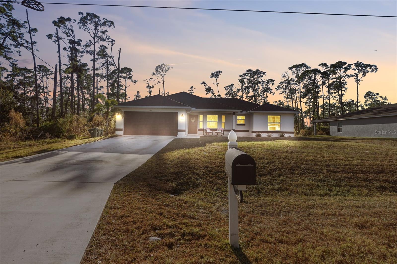 1201 Lotus St
