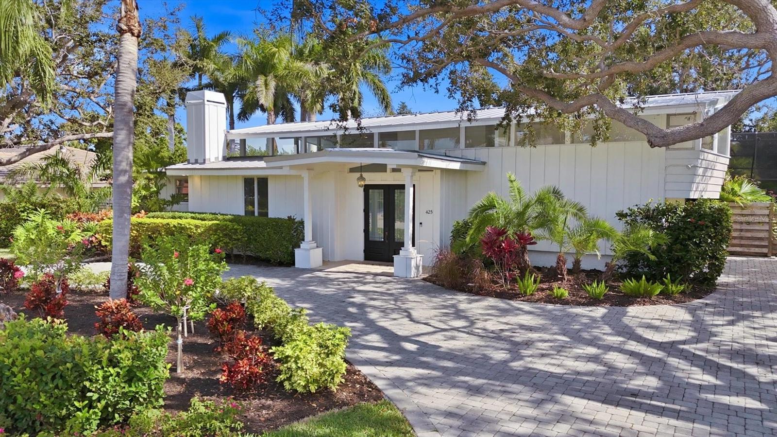 425 Partridge Cir, Sarasota, FL 34236 — photo 1 of 75