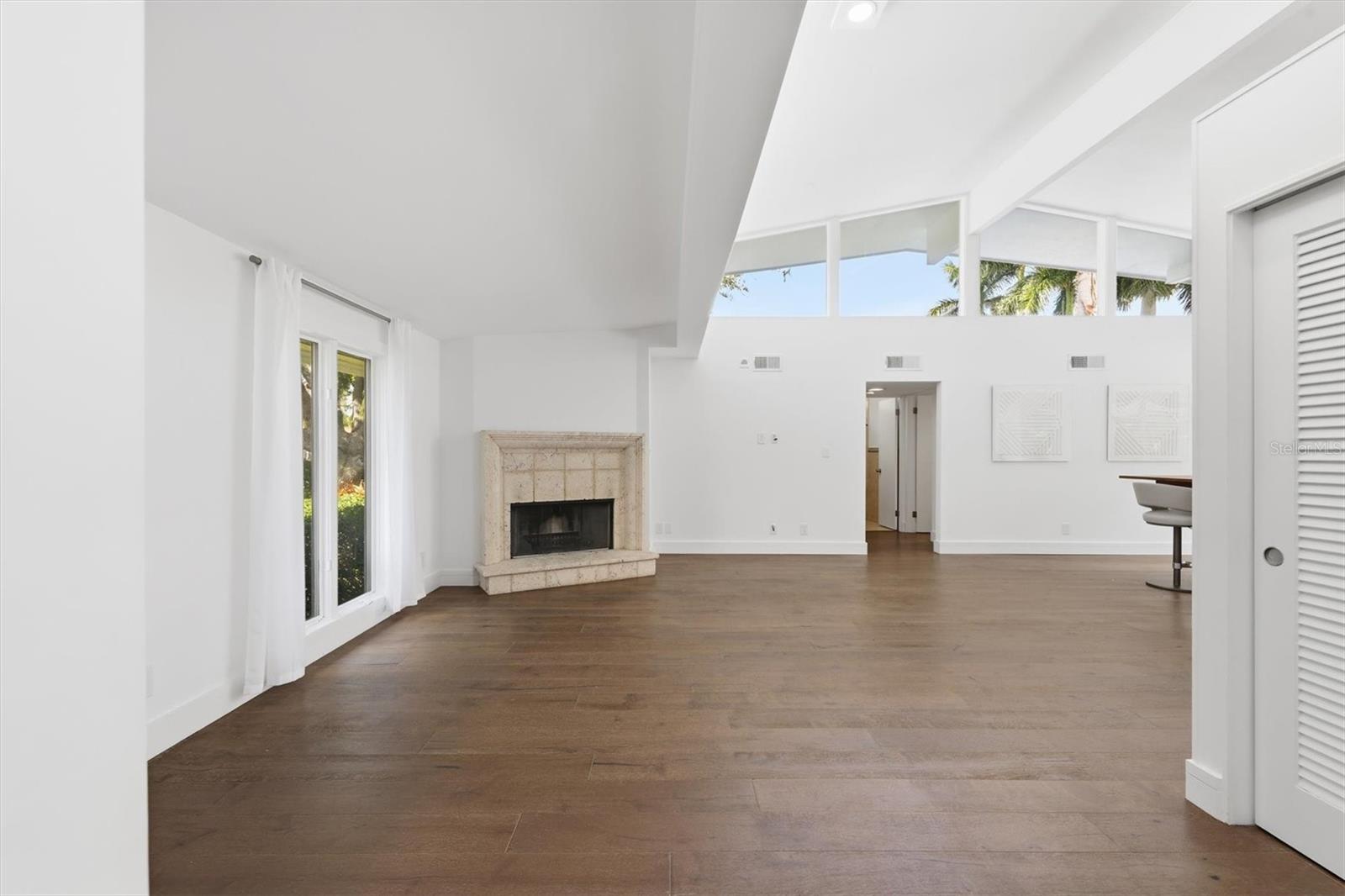 425 Partridge Cir, Sarasota, FL 34236 — photo 4 of 75