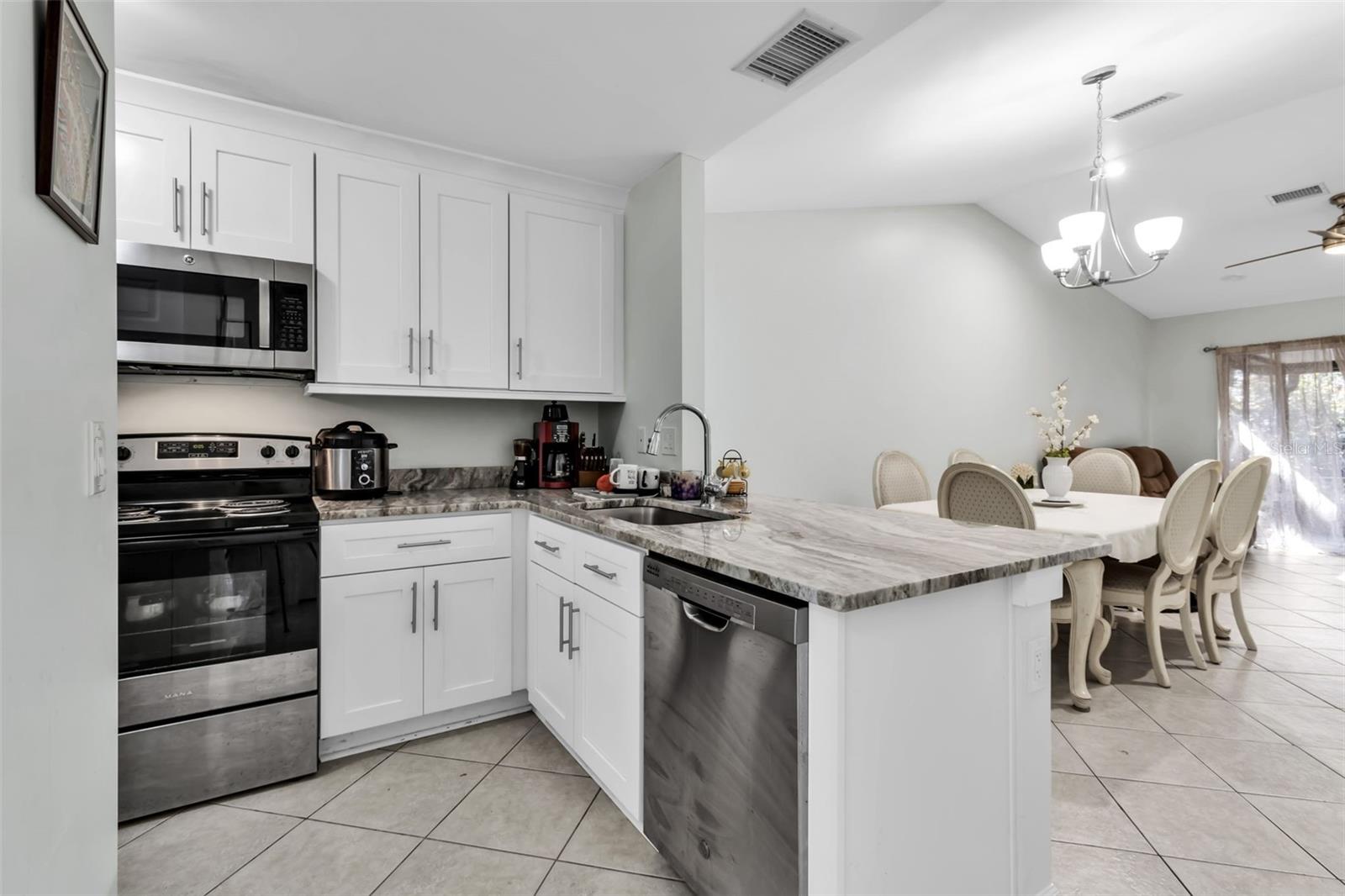 5370 Royal Palm Ave #5370, Sarasota, FL 34234 — photo 6 of 36