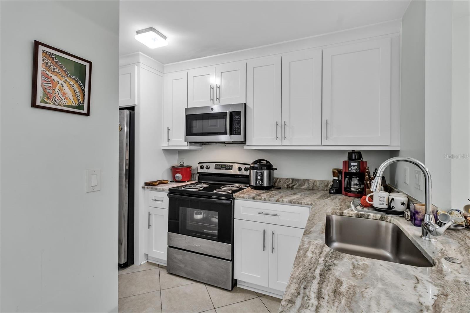 5370 Royal Palm Ave #5370, Sarasota, FL 34234 — photo 7 of 36
