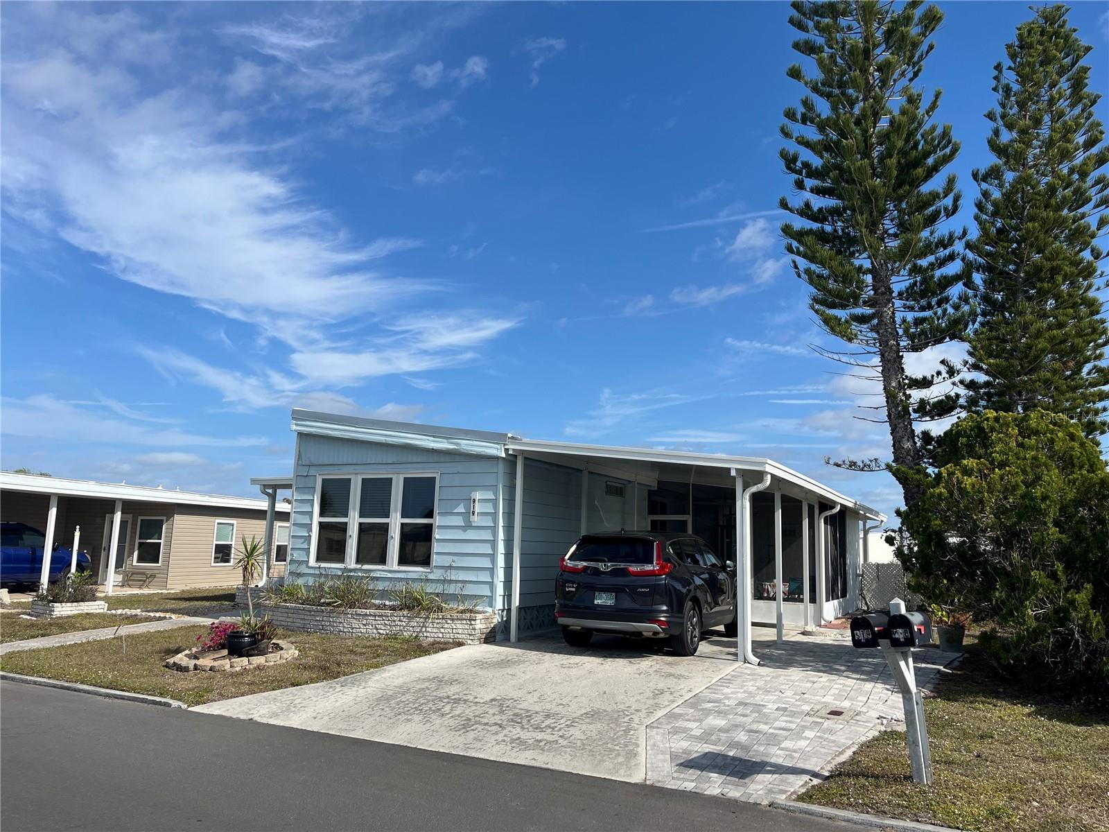 919 Cortina Blvd, Venice, FL 34285 — photo 1 of 53