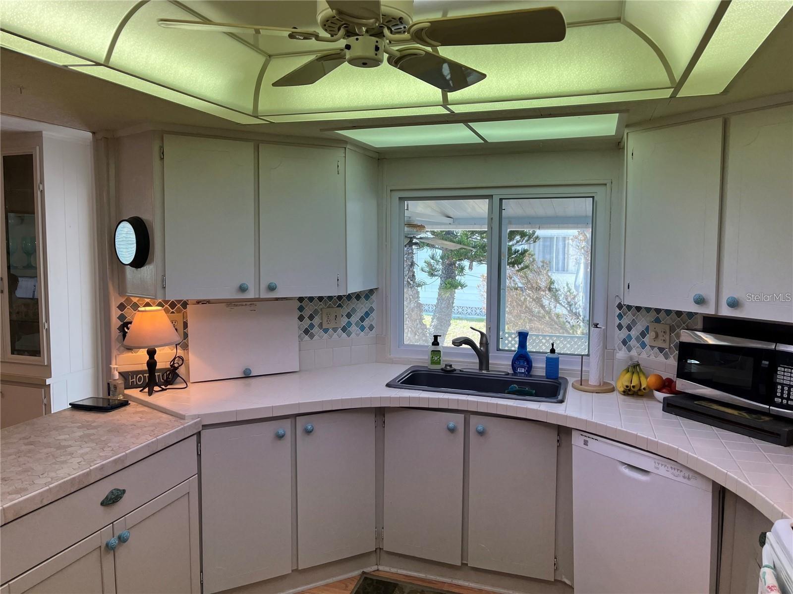 919 Cortina Blvd, Venice, FL 34285 — photo 17 of 53